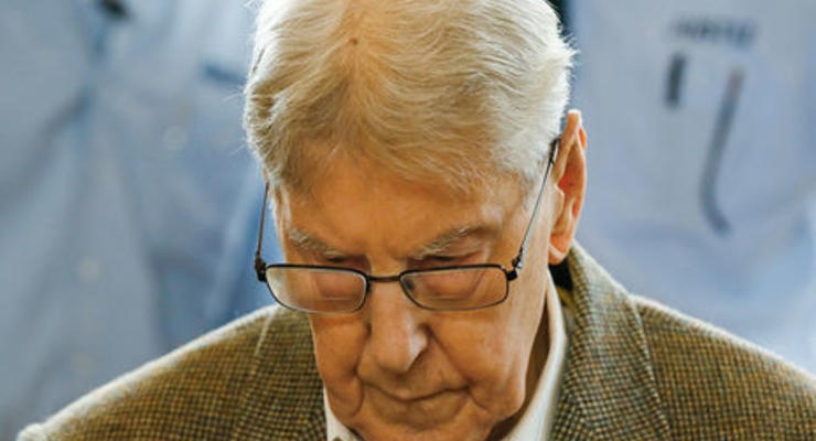 В Германии бывшего охранника "Аушвица" судят за соучастие в убийстве 170 тысяч человек