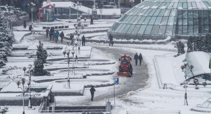 Сильный ветер и мокрый снег:  чем "порадовал" киевлян обещанный синоптиками теплый февраль