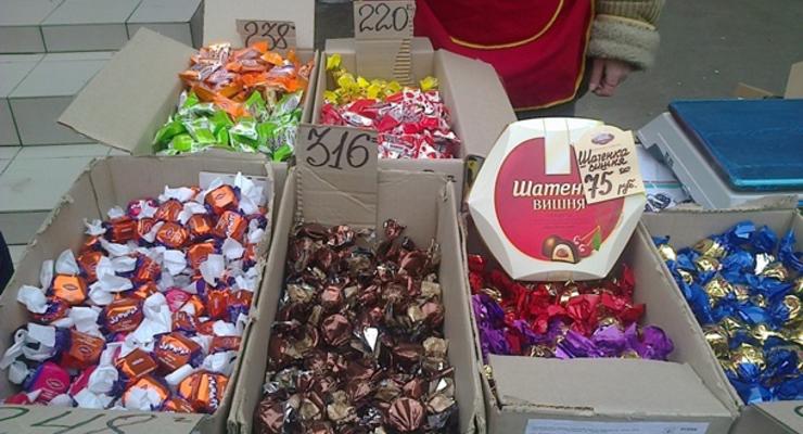 Несладкая жизнь: в Сети появились фото цен на продукты в Донецке