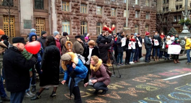 Киевляне вышли требовать пешеходный Крещатик по выходным
