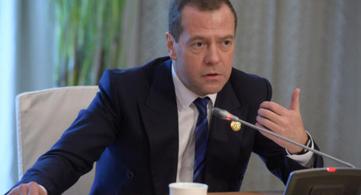 Медведев: Наземная операция в Сирии - это полноценная война