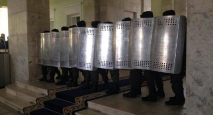 Акция против транзита российских фур в Харькове закончилась дракой с нацгвардейцами