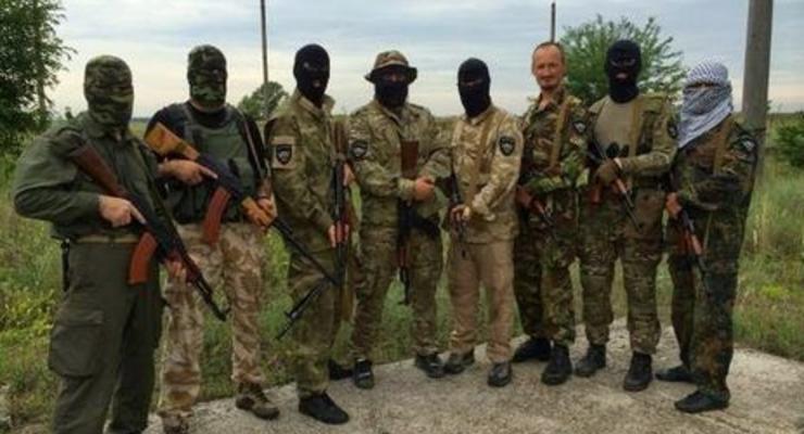 В Киеве под прикрытием добровольческого батальона Крым действует вооруженная группировка