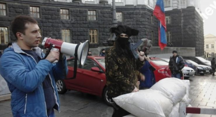 Активисты под Кабмином требовали запретить российский бизнес в Украине