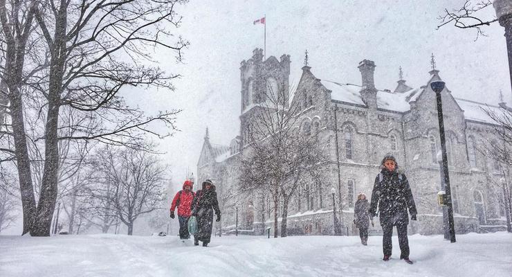 В Канаде зафиксирован рекордный за 70 лет снегопад