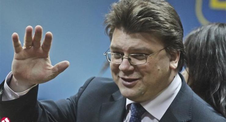 Жданов по просьбе Яценюка остается в правительстве