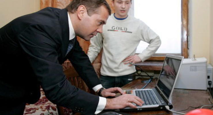 Медведев смог зайти на сайт Rutracker, который навечно заблокирован решением суда