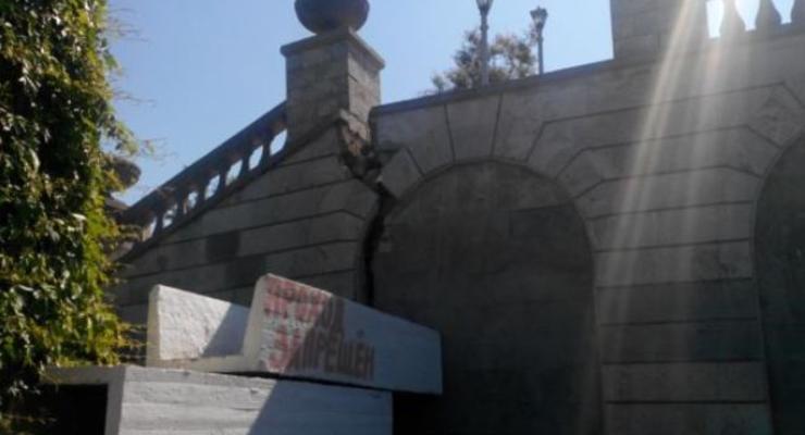 В Керчи из-за оползня под угрозой оказалась Митридатская лестница