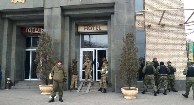 К людям в камуфляже в Козацком приезжали представители МВД