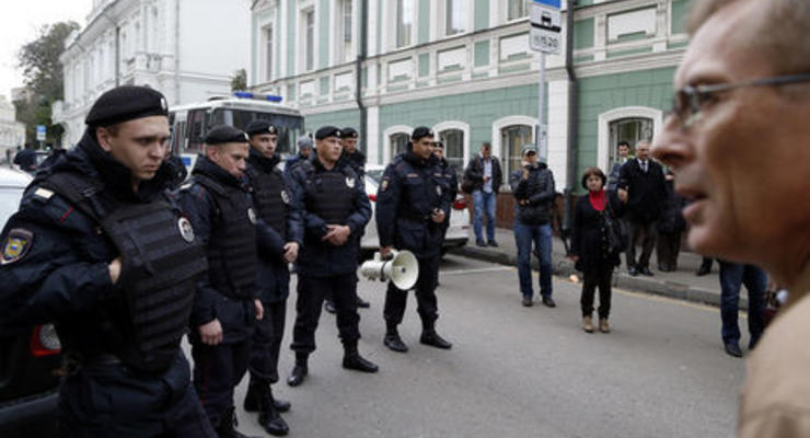 Власти Петербурга хотят увеличить закупку спецсредств для разгона митингов в шесть раз &ndash; СМИ