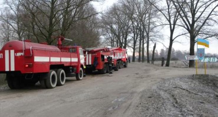 Спасатели ликвидируют аварию на газовой скважине в Черниговской области
