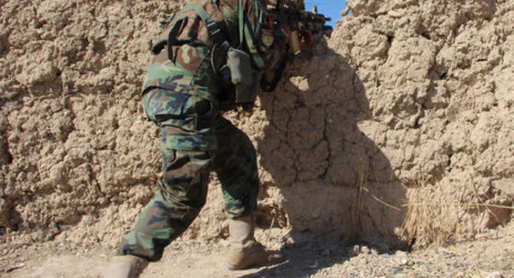 Афганские войска провели операцию против полицейских, уличенных в поддержке движения "Талибан"