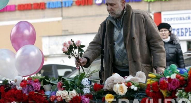Жители Москвы скорбят по убитой девочке