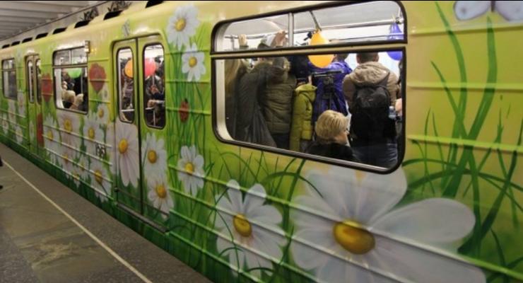 В киевской подземке появится цветочный поезд