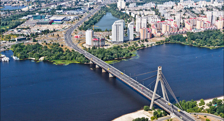 Стоит ли переименовывать проспект Московский в Бандеры - опрос