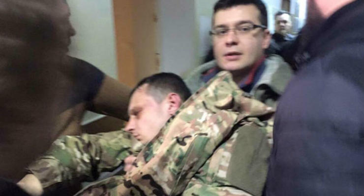 Краснов в суде потерял сознание, услышав о подозрении в теракте