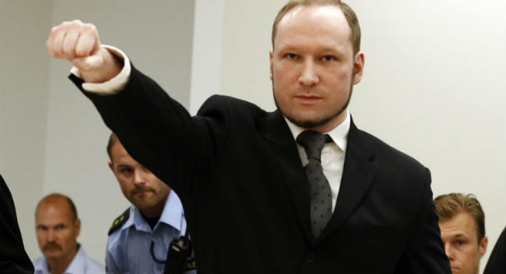 Брейвик в суде обвиняет власти Норвегии в нарушении прав человека