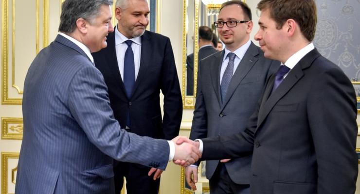 Порошенко на Банковой встретился с адвокатами Савченко