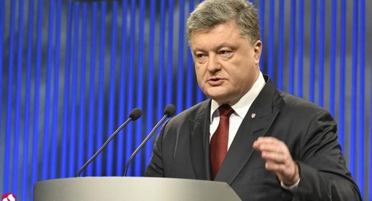 Порошенко: Ситуация на Донбассе не дает повода рассчитывать на мир