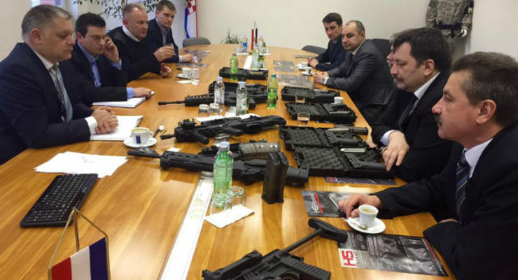 Украина провела переговоры с хорватскими оружейниками