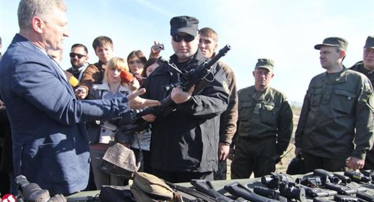 Турчинов: Постепенно переходим на современное украинское оружие