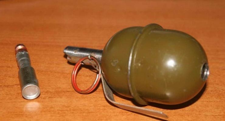 Во дворе частного дома в Киеве обнаружили гранату