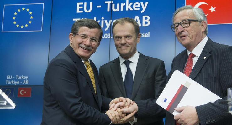 ЕС и Турция одобрили соглашение по мигрантам