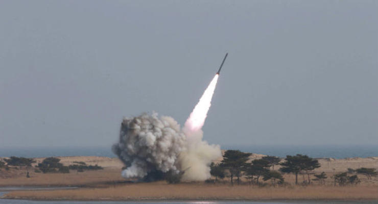 КНДР произвела запуск ракет в сторону Японского моря