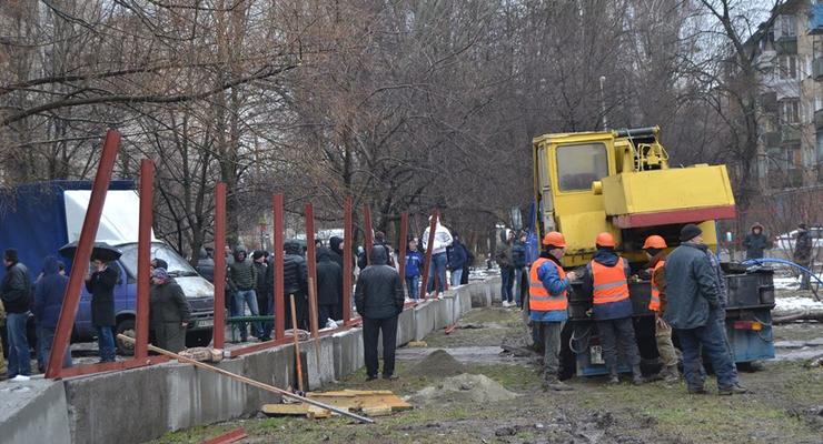 В Киеве между местными жителями и застройщиком произошли столкновения