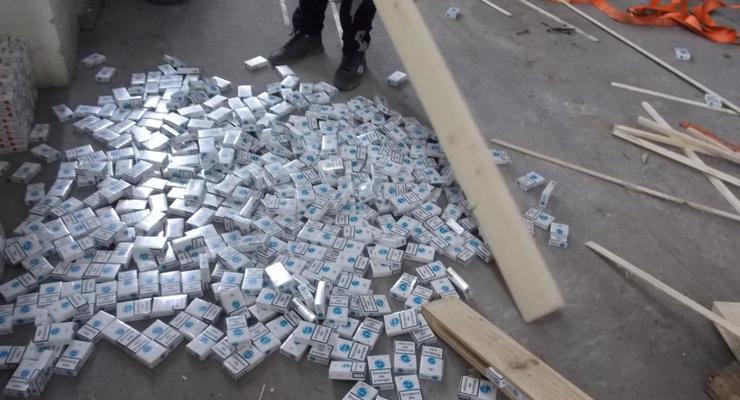 На границе с Польшей нашли крупную партию сигарет