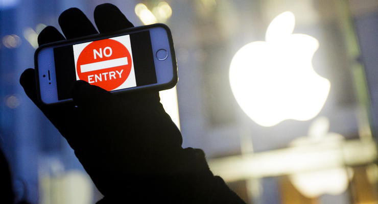 Власти США разблокировали iPhone террориста без помощи Apple