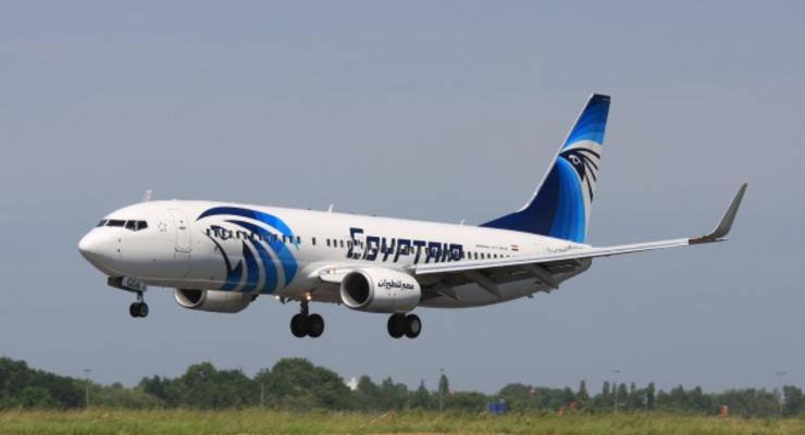 С захваченного в Египте самолета отпустили часть заложников