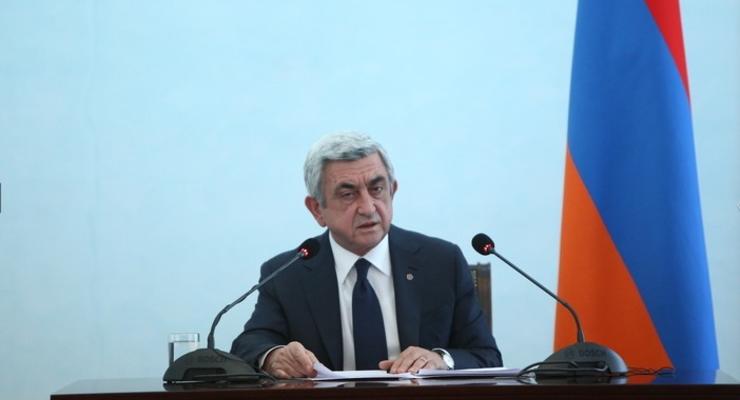 Лидер Армении грозит признать независимость Нагорного Карабаха