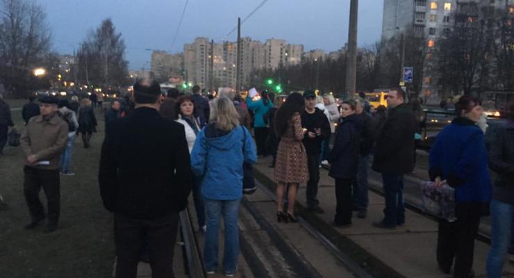 На Борщаговке протестовали против новостроя в зеленой зоне