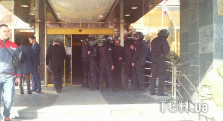 Полиция не подтверждает выселение айдаровцев из гостиницы Лыбидь