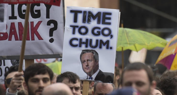 В Британии прошли протесты с требованием отставки Кэмерона