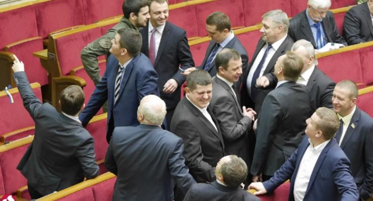 Фоторепортаж из Рады: как депутаты ждали нового премьер-министра
