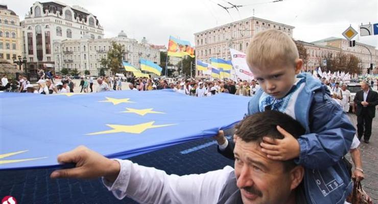 Еврокомиссия предложит отменить визы украинцам через две недели