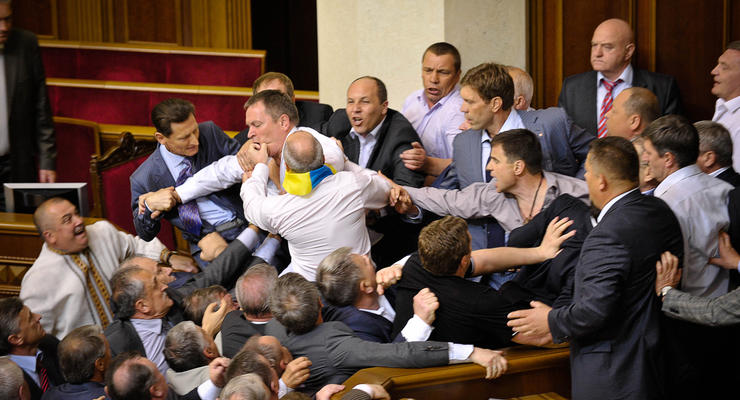 В украинской политике не нашлось любимчиков граждан - опрос