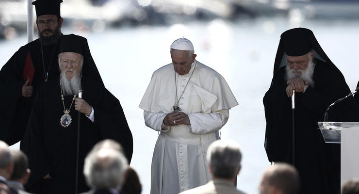 Папа римский и лидеры православия призвали помочь беженцам