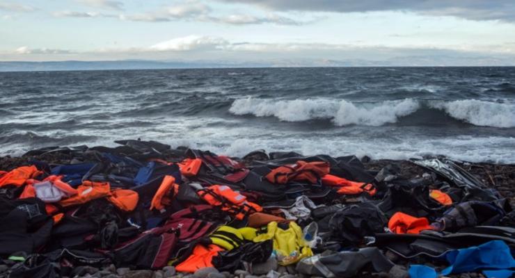 Более 400 беженцев погибли в Средиземном море