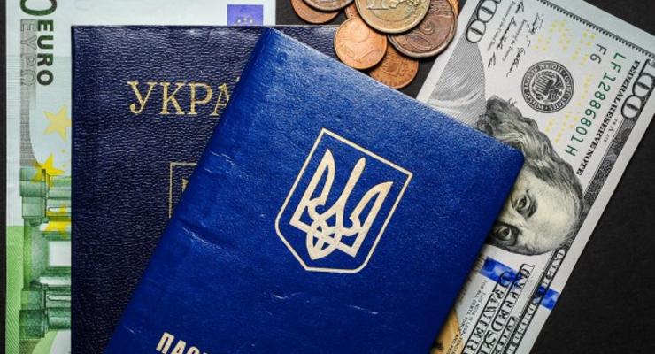 Более миллиона украинцев получили биометрические паспорта