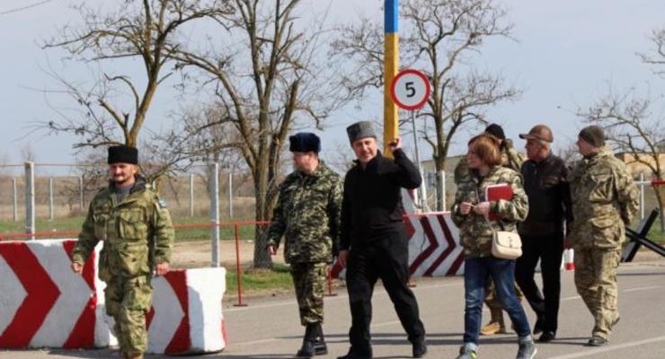 Блокпосты на админгранице с Крымом снимать не будут - Ислямов