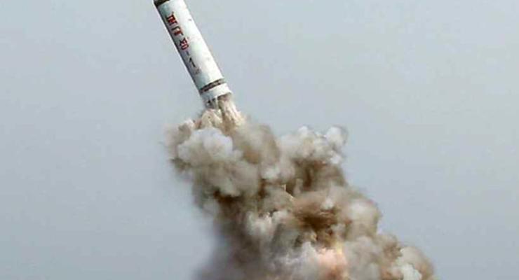 КНДР запустила баллистическую ракету c подлодки - Южная Корея