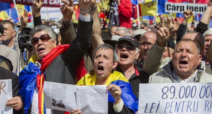 В Кишиневе оппозиция вышла на улицы, требуя досрочных выборов