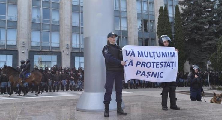 Протесты в Кишиневе завершились стычками с полицией