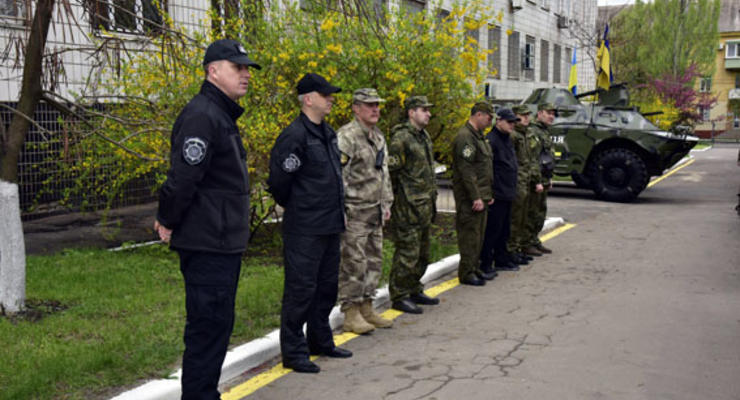 Полицию Донецкой области перевели на усиленный режим