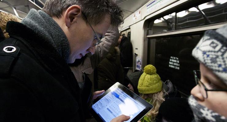В вагонах синей ветки столичного метро появился Wi-Fi