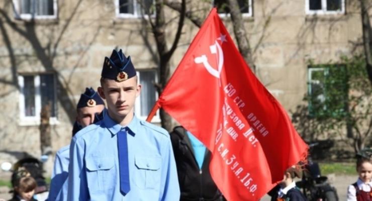 В Луганске ветеран напомнил школьникам, что их родина - Украина