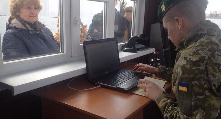 В Станице Луганской открыли КПВВ на период праздников